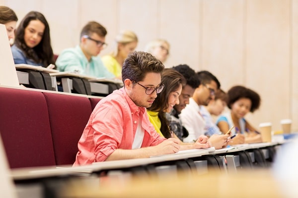 Orientação de carreira para estudantes do Ensino Médio