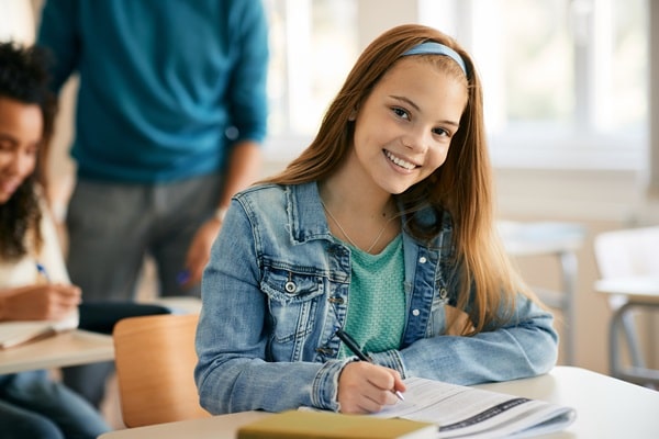 Fomentar empatia em crianças e jovens de idade escolar